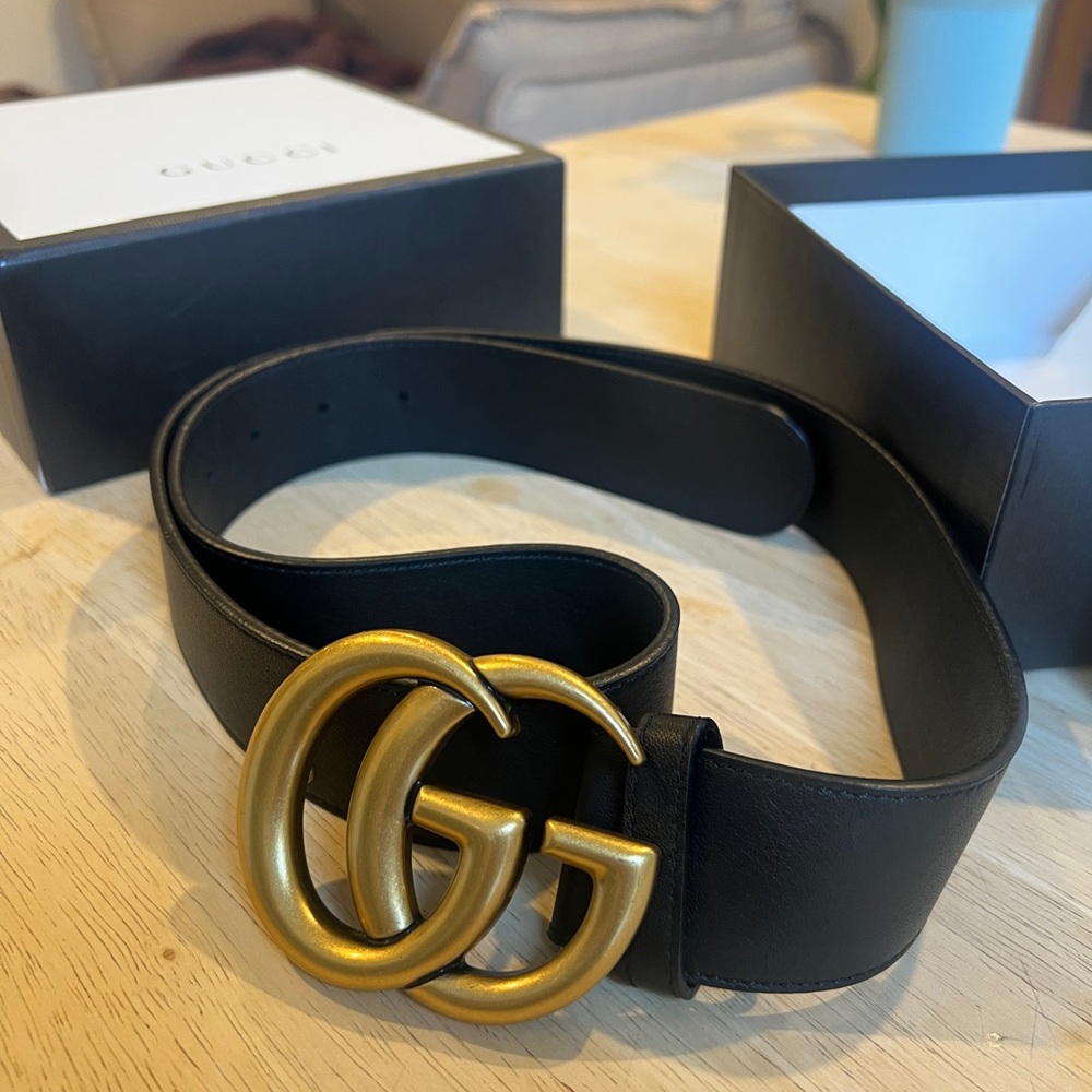 Gucci Black Leather Belt with Gold GG Buckle